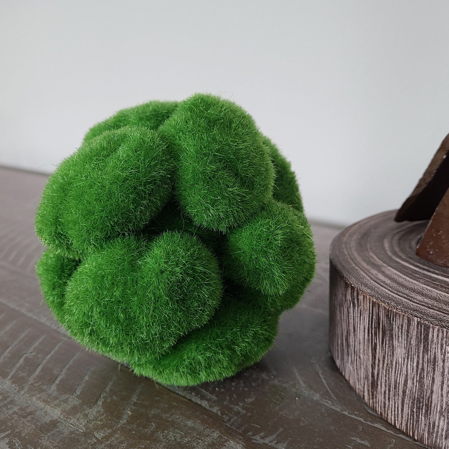 Cyan Design, Small Moss Sphere