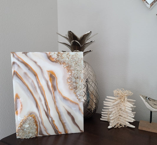 Elegant Geode White and Gold With Glass on Wood